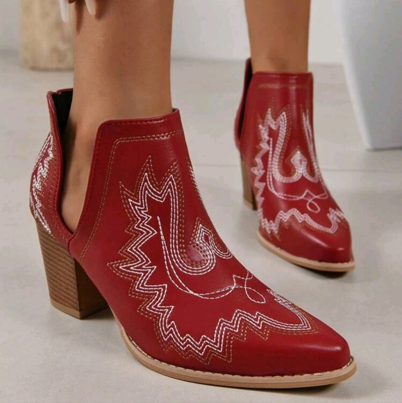 NEW FLORAL EMBROIDERED POINTED TOE CHUNKY HEELED BOHO WESTERN BOOTIES ♥️ - Picture 6 of 8